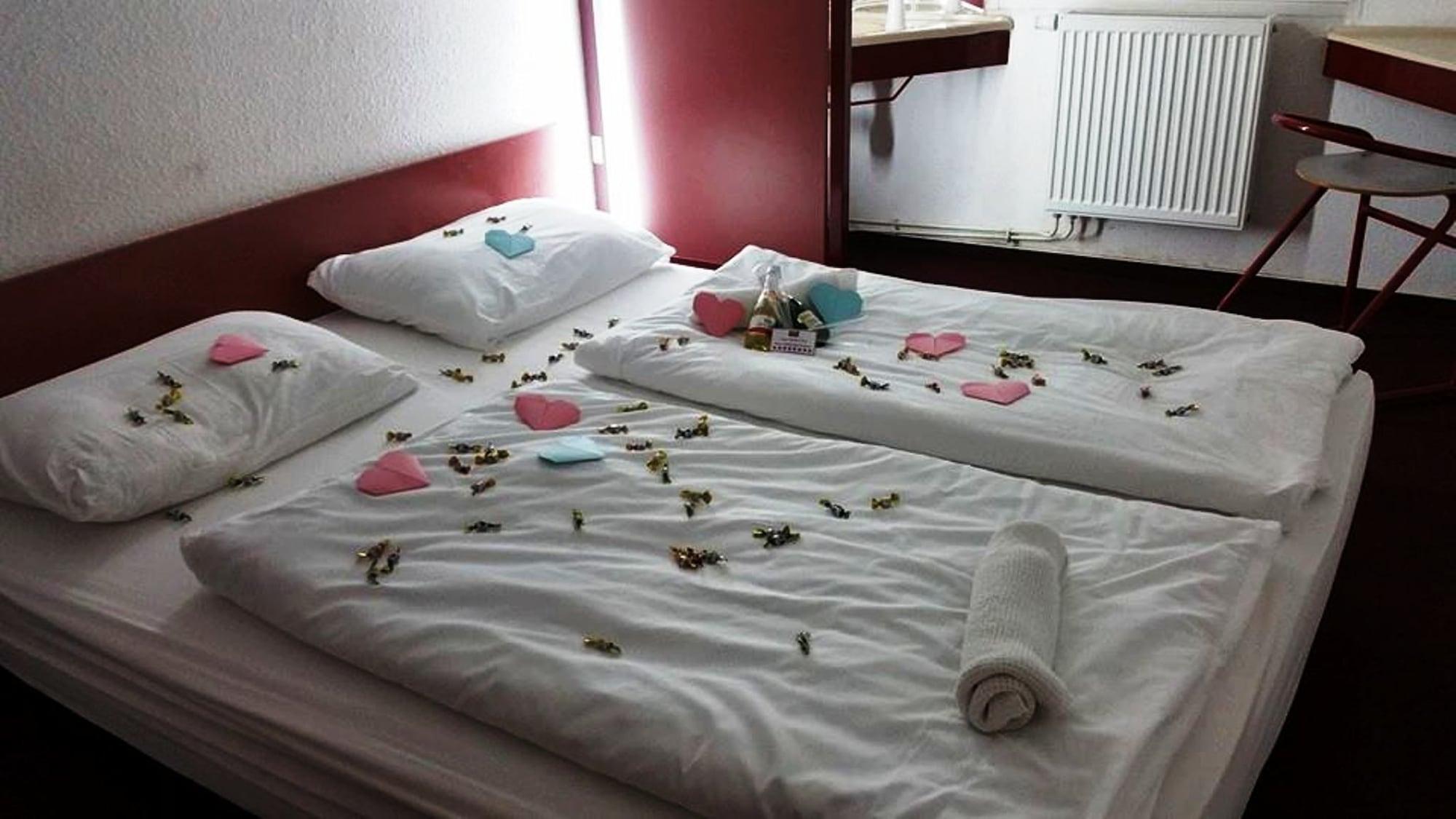 Drive Inn Hotel Törökbálint Esterno foto