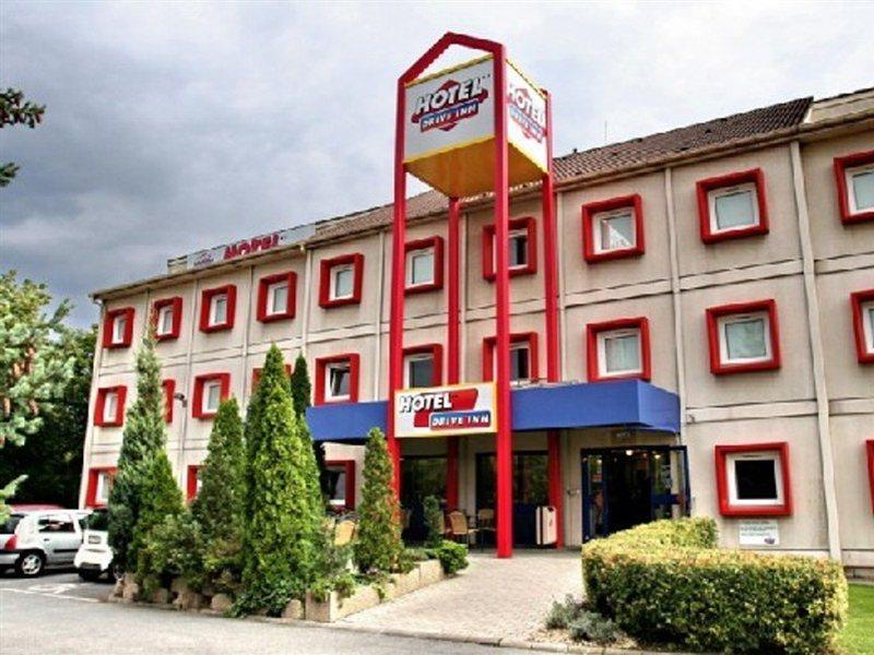 Drive Inn Hotel Törökbálint Esterno foto