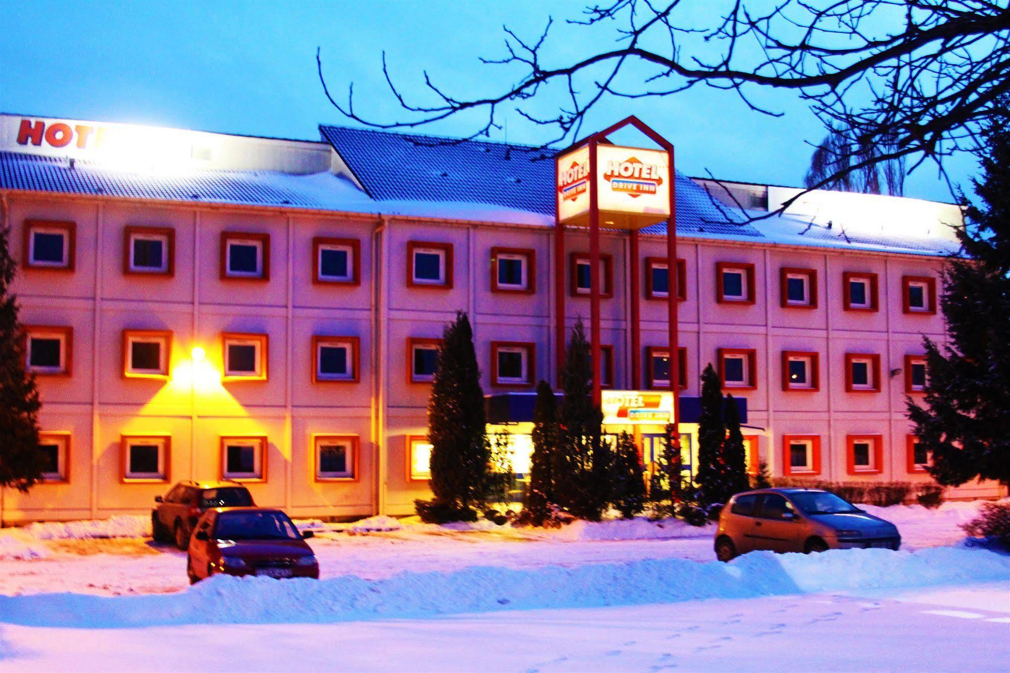 Drive Inn Hotel Törökbálint Esterno foto