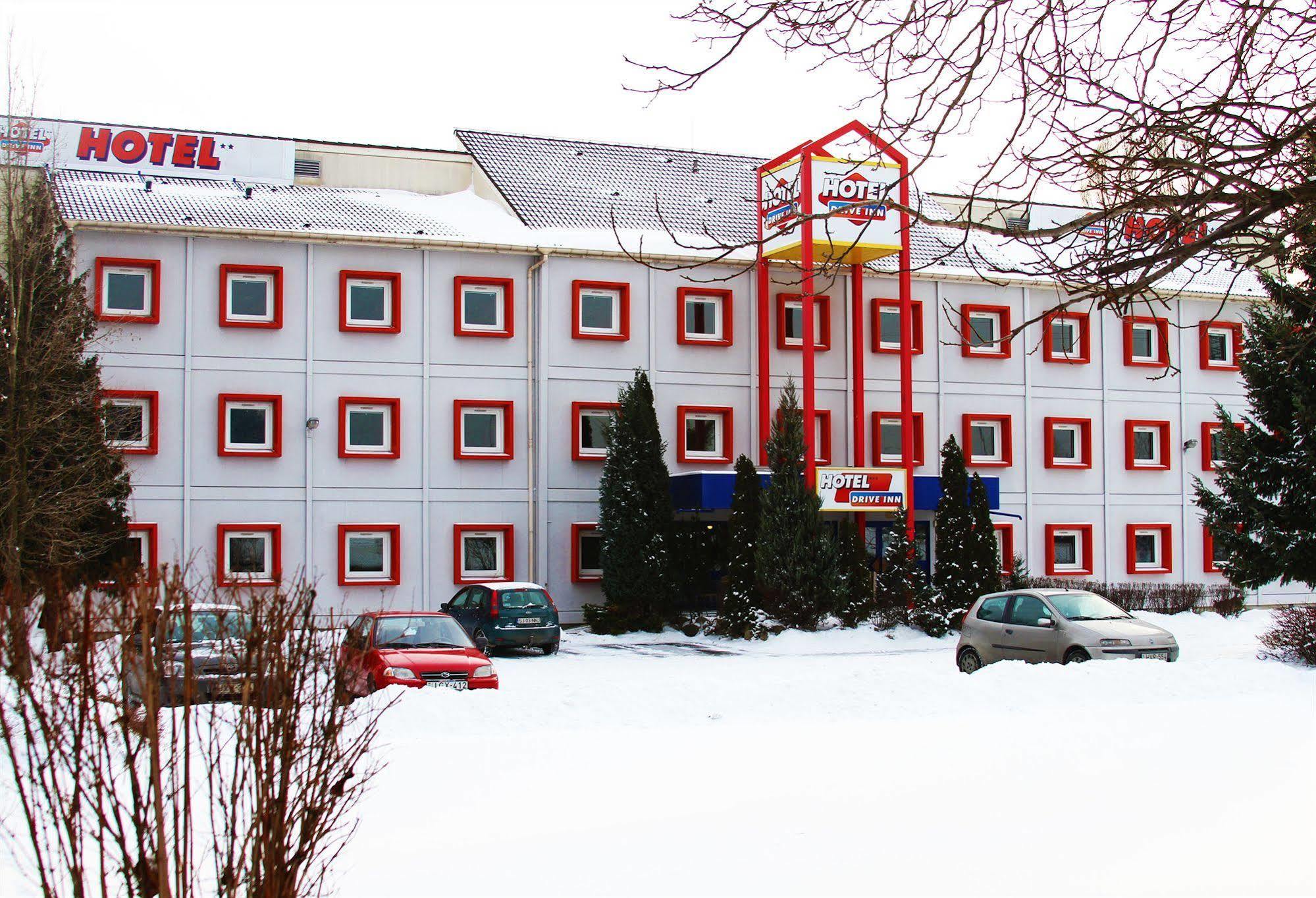 Drive Inn Hotel Törökbálint Esterno foto